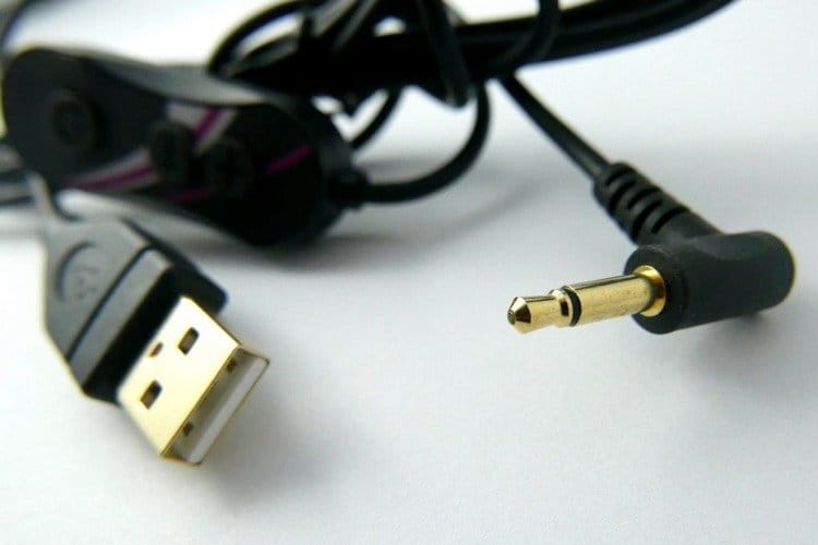 Kabel zasilający ze sterownikiem minijack/USB