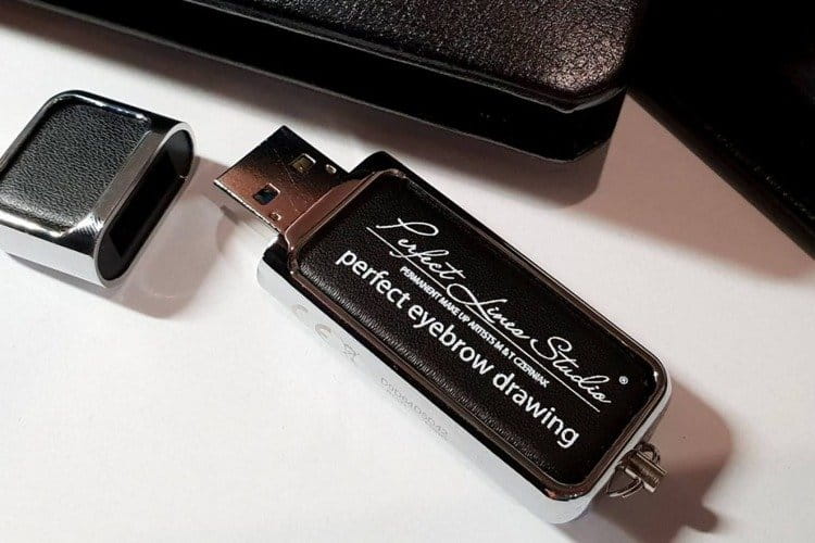 Szkolenie z „PERFEKCYJNEGO RYSUNKU BRWI” Pendrive